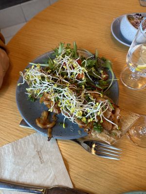 Sandwich con cavolo cappuccio al muso  at Superkelly in Ghent