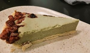 Matcha taart van Bakkerij Zonder Ei at Superkelly in Ghent