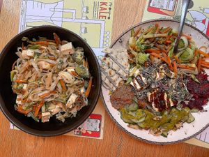 Pad Thai and Hot Bowl with tofu and falafel at Mr Kale in Gran Canaria