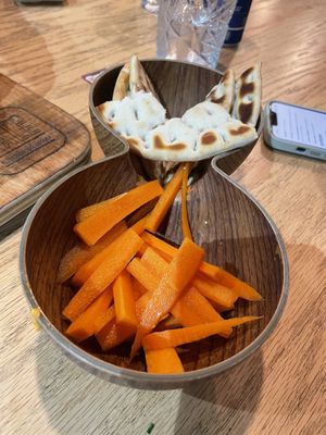 Pan y zanahoria (del hummus)  at Mr Kale 2.0 - Calle Ruiz de Alda in Gran Canaria