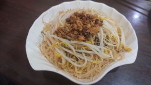 Big ried rice noodles 大的炒米粉 NTD90 at HéHé SùShí 和合素食 in New Taipei City