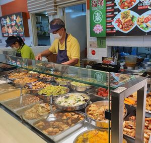Stall Front and Buffet spread. Photo by Sam Lama at Fu Yuan 福缘素食 - Blk 58 Bedok South in East Singapore