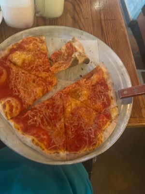 Pizza at Prato 850 in Commack