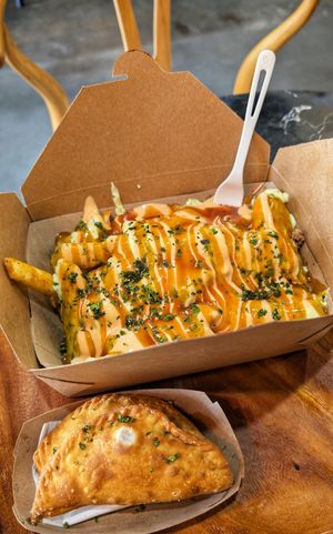 Chatarra Fries and two empanadas at Purple Ocean Superfood Bar in Orlando
