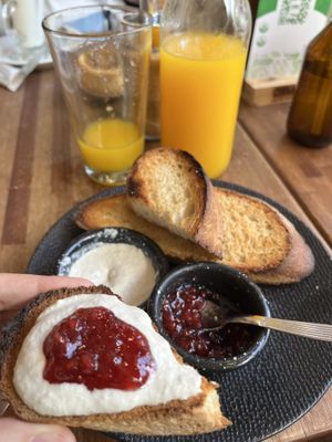Tostadas con crema de girasol y mermelada casera  at Chimi Deli Cocina Natural in San Carlos De Bariloche