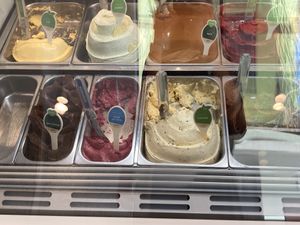 Vegan ice cream clearly marked with a leaf  at Leggenda - Downtown in Haifa