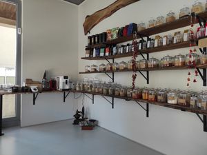 Bulk products at Mercearia 100 Saco in Porto