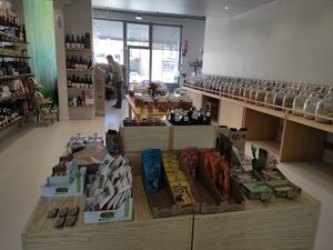 Some vegan products at Mercearia 100 Saco in Porto