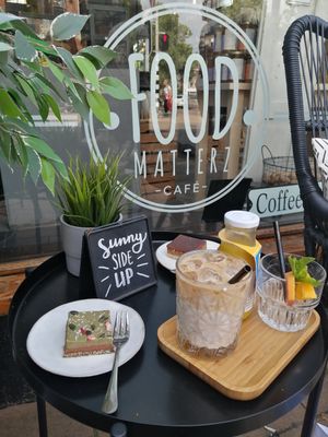 Heerlijke vegan gebakjes van Sharp Sharp bij Food Matterz at Food Matterz in Groningen