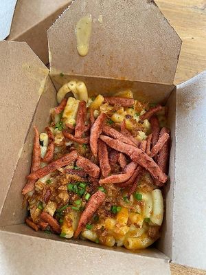 Smoky Bacon Vegan Mac N Cheese at The Hogless Roast in East London