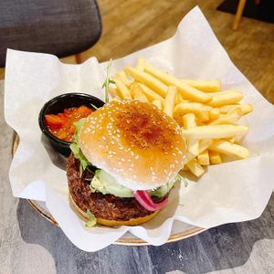 🍔MexicanVegan 'La Neta' Mexican Tempeh & Avocado Burger at Platypus Cantina in Central Singapore