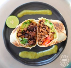 Burros 🌯 at Vegan Dealers in Hermosillo