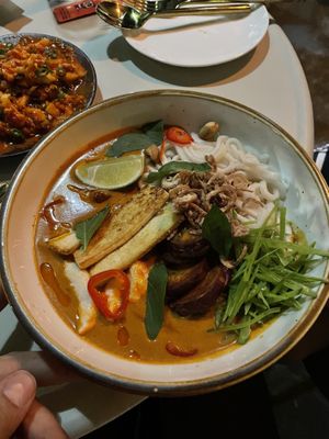 Coconut curry noodles at Minty Z in Coconut Grove