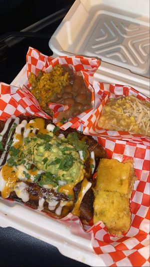 Spanish soul plate 🔥💣🤤 at Crystals Soul Cafe in Los Angeles