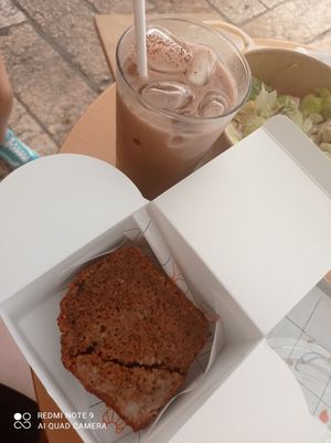 Vegan carrot cake 😋 at Mela - Old North in Tel Aviv