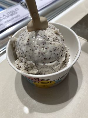 Poppy seed flavor   at Die Eisperle - Jakominiplatz in Graz