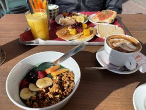 Alles frisch, auch der O-Saft 👍 #Veganuary at Bliss Café in Tenerife