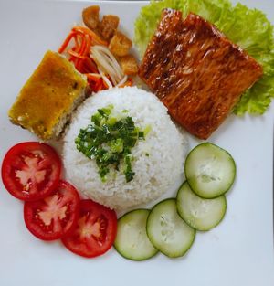 Broken Rice at Happy Vegan in Da Nang