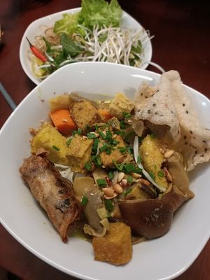 Mi Quang noodles at Happy Vegan in Da Nang