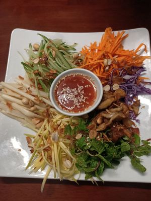 Shinning salad at Happy Vegan in Da Nang