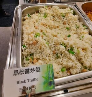 food at Paradise Veggie 樂園素食 in Hong Kong Island