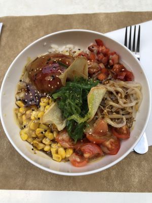 Such a lovely experience. Very easy to mix whatever you like and it is super tasty! 5/5  at Kubu in Girona