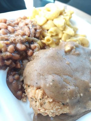 Fried Chick'n with gravy, baked beans and Mac n cheese at Binge Kitchen in Austin