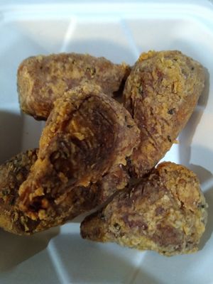 Smoked vegan wings chef's kiss good at Binge Kitchen in Austin