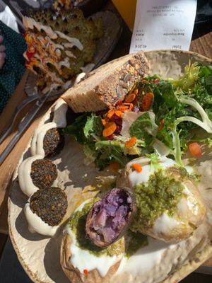 Main course vegan at Honest Greens - Born in Barcelona