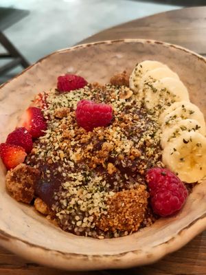 Açai bowl at Honest Greens - Born in Barcelona