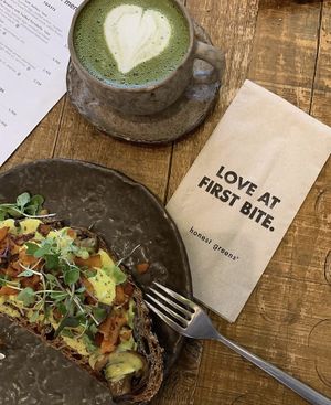 Toast with avocado  at Honest Greens - Born in Barcelona