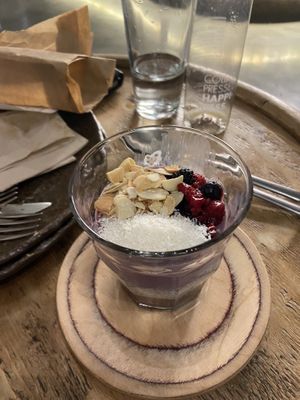 Acaí 🫐  at Honest Greens - Born in Barcelona