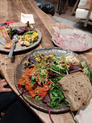 טופו חריף ומלא תוספותתתתץ at Honest Greens - Born in Barcelona