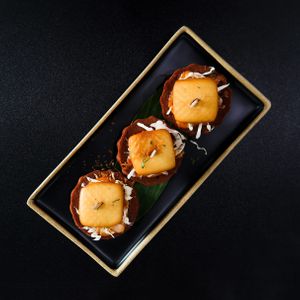 Zhu ge berg
Fried mantou with soy patty with mayo sauce at Quality House in 