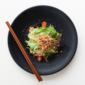 House Salad
A variety of fresh local vegetables with house chef sauce recipe at Quality House in 