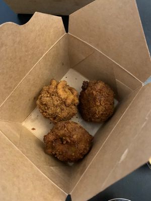 Boule mac n cheese at La Boite Végane in Montreal