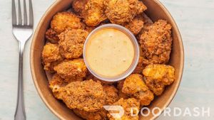 Nos ailes de choufleurs at La Boite Végane in Montreal