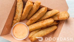 Cornichons Frits at La Boite Végane in Montreal