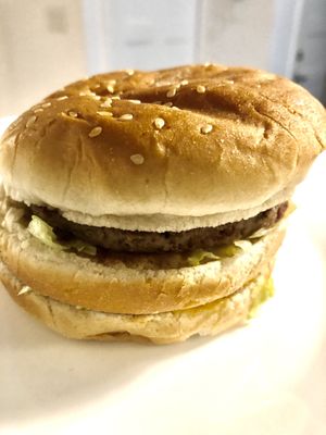 Big Gad burger at La Boite Végane in Montreal