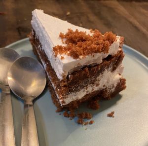 Deliciosa red velvet vegana 🌱  at Daio in Gijon