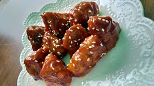 Korean spicy vegan chicken nuggets at Bibo 這一煎 - Zhè Yī Jiān in Taitung