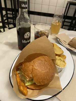 Menú pequeño “pollo de seitan"  at Savta in Barcelona