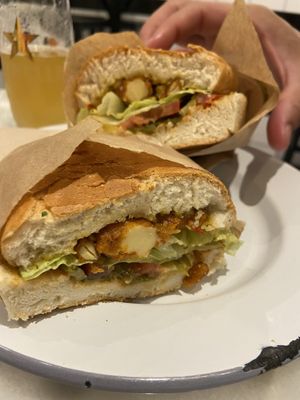 Menú grande de “pollo de seitan"  at Savta in Barcelona