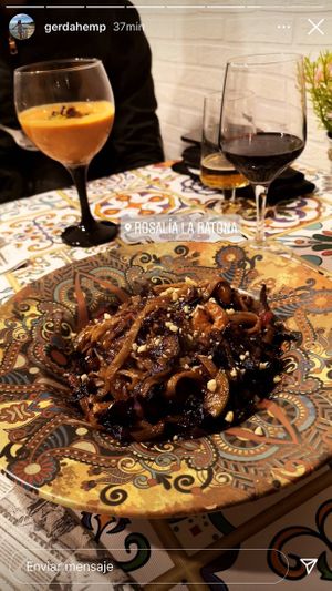 Pad thai vegano y salmorejo de mango! Todo vegano! at ROSALÍA LA RATONA in Huelva