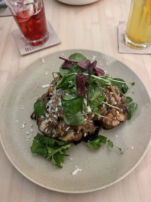 Laugenknödel mit Pilzen  at VHY! in Stuttgart