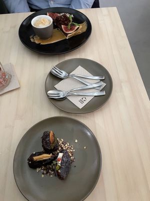 Datteln und Schokoladentarte at VHY! in Stuttgart