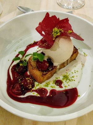 Yeast plait with hazelnut ice cream at VHY! in Stuttgart