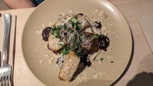 Knollensellerie mit Pflaumen und Trüffel at VHY! in Stuttgart