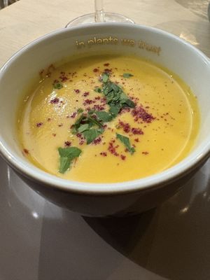 Ingwer-Karotten-Kokossuppe  at VHY! in Stuttgart