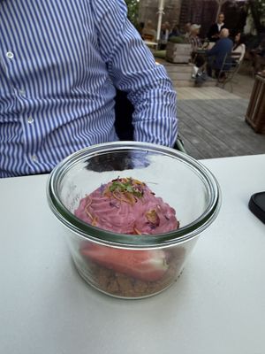 Himbeer mousse  at VHY! in Stuttgart
